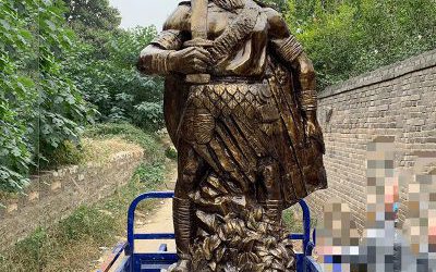 景區(qū)廣場(chǎng)擺放玻璃鋼仿銅炎帝神農(nóng)氏雕塑