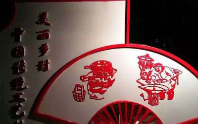 室內(nèi)商場創(chuàng)意彩繪玻璃鋼折扇雕塑