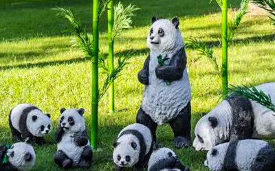 動(dòng)物園仿真卡通玻璃鋼熊貓雕塑