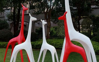 公園廣場(chǎng)玻璃鋼抽象長頸鹿雕塑