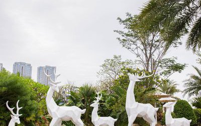 戶外幾何玻璃鋼抽象園林動(dòng)物景觀梅花鹿雕塑