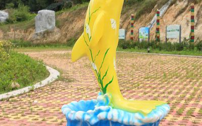 游樂園玻璃鋼卡通海豚雕塑