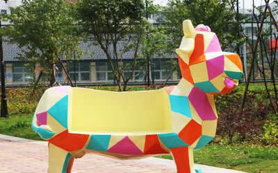 幾何塊面奶牛動物座椅擺件玻璃鋼雕塑卡通抽象園林景區(qū)商場裝飾品