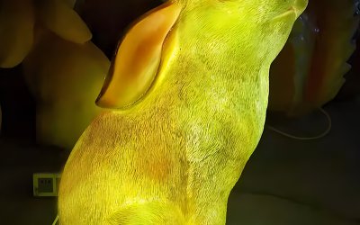 發(fā)光兔子玻璃鋼仿真動物雕塑